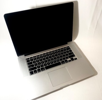 Apple MacBook Pro 15' (Mid 2015) ze Stanów Zj.