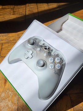Pad Xbox One Phantom White Limited Edition