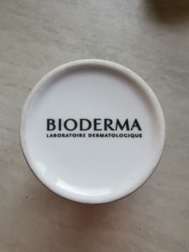 Kubek do picia Bioderma nowy 