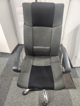 używane krzesło biurowe