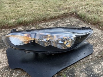 Lampa Ford fiesta mk7 lewa przód 