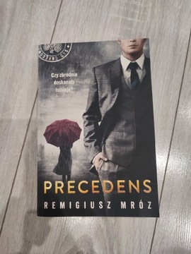 Precedens Remigiusz Mróz 