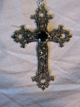 Naszyjnik srebrny krzyż 