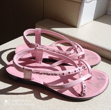 Sandałki dziewczęce - japonki Magic Lady w kolorze różowym roz. 34.