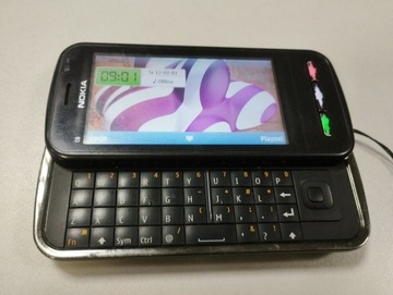 Telefon Nokia C6-00