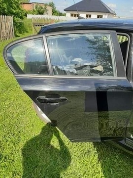 BMW 1 E87 po FL tylne prawe drzwi kolor czarny 