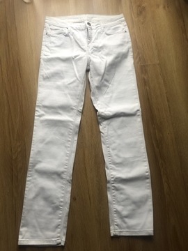 Spodnie białe