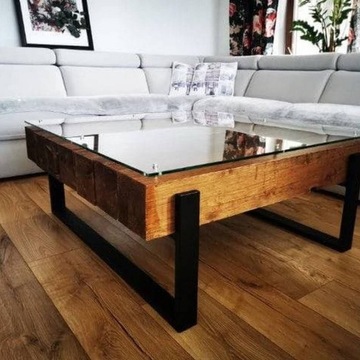 Loftowy stolik z drewnianych belek na wymiar. 