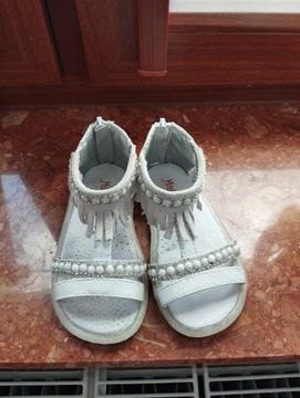 Sandały dziewczęce 23 białe eleganckie, wizytowe