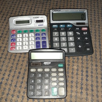 Kalkulatory elektroniczne stare i sprawne 