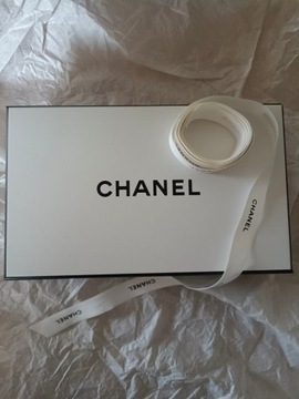 Chanel pudełko oraz biała taśma Chanel