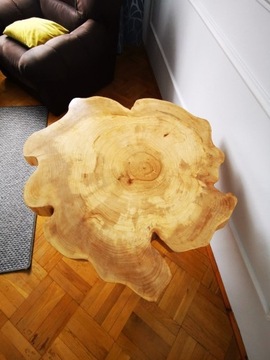 Stolik z plastra drzewa 