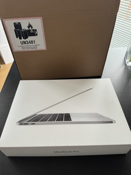 MacBook Pro 13,3 cala srebrny stan bdb
