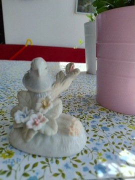 Figurka porcelanowa ptak gołąb gołąbek na gałęzi
