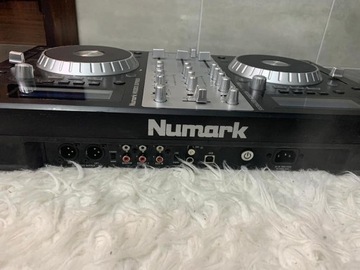 Mikser DJ Numark z oprogramowaniem