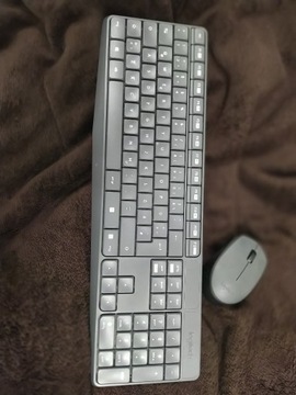 Zestaw Logitech Klawiatura + mysz MK235