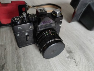 Zenit 11 wraz z obiektywem