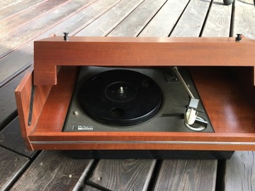 Gramofon z lat 70tych