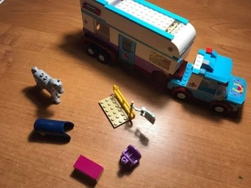 Klocki LEGO Friends Przyczepa lecznicza dla koni