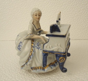 Piękna figurka pozytywka dama pianino porcelana 