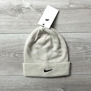 Czapka zimowa beanie Nike swoosh logo biała white