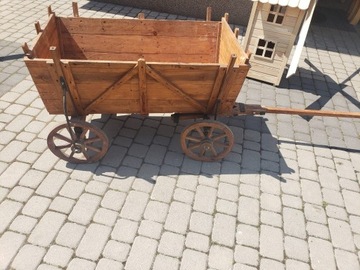 Wózek mały, drewniany z rączką