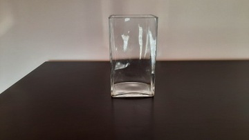 Szklany wazon prostopadłościan