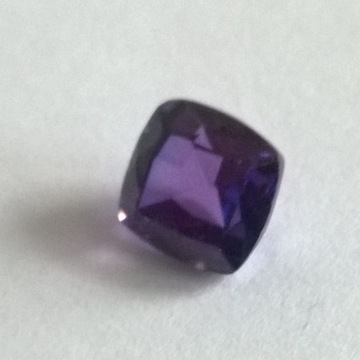 Taaffeit 5.9 CT oczko do pierścionka , zawieszki 