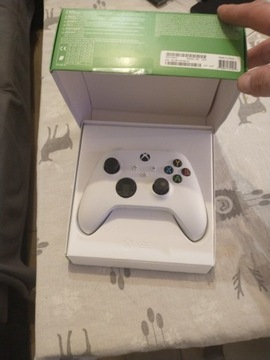 Xbox X Pad Robot White + 14 dni Ultimate 