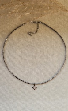 Choker naszyjnik.