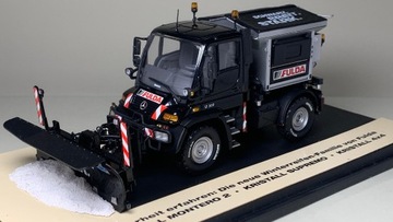 Mercedes-Benz Unimog U300 Pług Model 1:32 Schuco