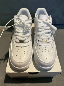 Nike Air Force 1 ’07 białe