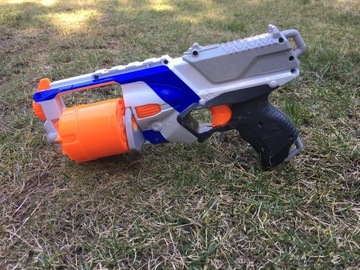 Nerf ELITE  STRONGARM