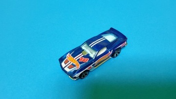 Hot Wheels Boulevard Bruiser - Model 1:64