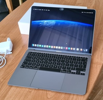 MacBook Air M1 8/256, 38 cykli baterii