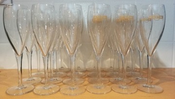 18 kieliszków szampanówek Martini