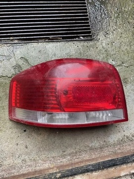 Lampa lewa tył tylna Audi a3 8p 3 drzwi
