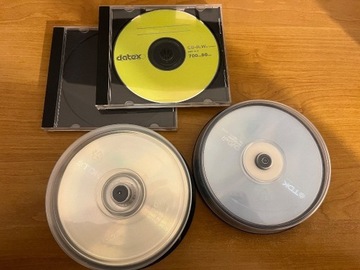 Płyty CD-R80 (19), CD-RW (1), DVD-R +pudełko(2)