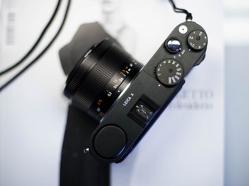 Leica X (113) z futerałem