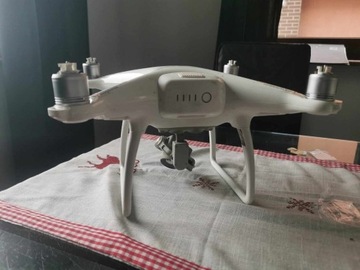 Dron DJI Phantom 4 - Uszkodzony / Na części