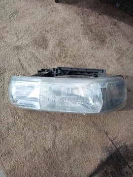 Chevrolet Tahoe Lampa przednia lewa `00-`06