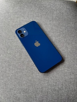 iPhone 12 niebieski