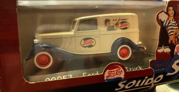 PEPSI, MODEL FORD PANEL TRUCK, ROK 2001.