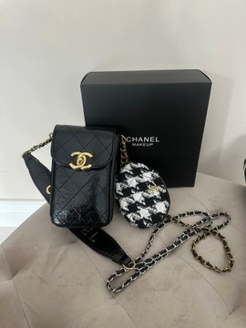 Torebka crossbody Chanel z małą kosmetyczką