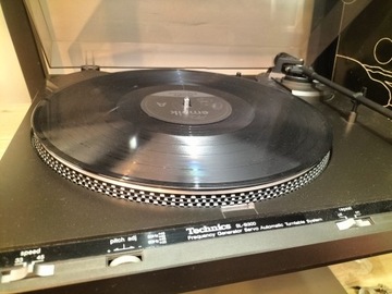 Gramofon Technics SL-B300