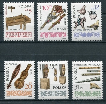 Fi 2831-6 **, Ludowe instrumenty muzyczne