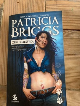 Patricia Briggs "Zew Księżyca"