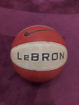 LeBron Nike piłka do koszykówki