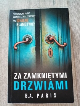 Za zamkniętymi drzwiami 