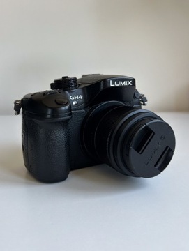 Panasonic Lumix GH4 + Lumix G 25mm 1.7 + akcesoria